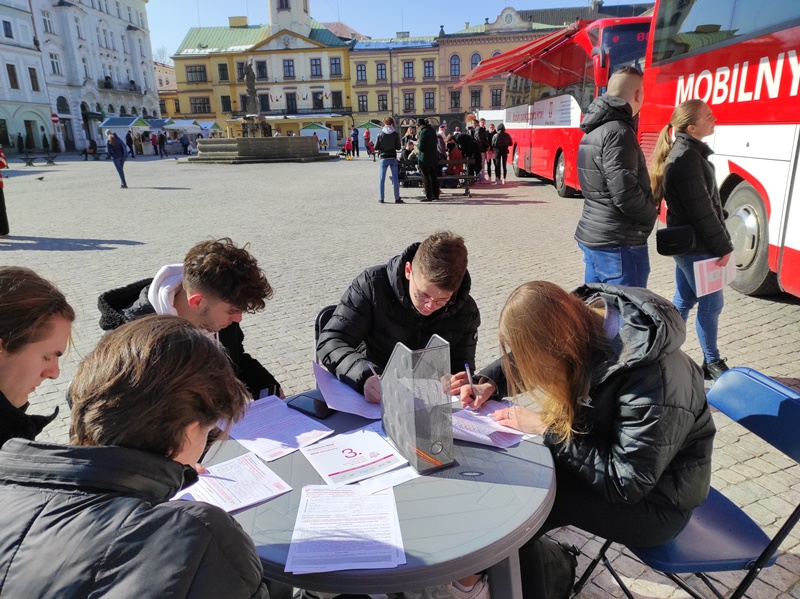 jubileuszowa XX akcja krwiodawstwa pod hasłem „Zdaj egzamin z życia” fot. mat.pras