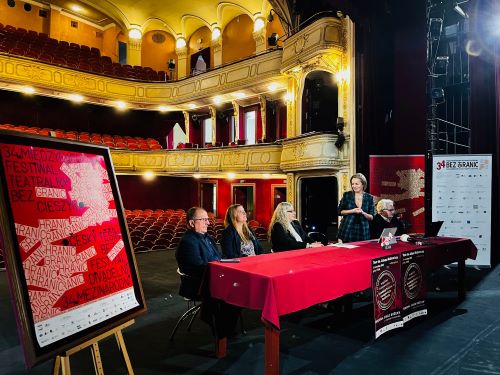 Zdjęcie z konferencji prasowej poświęconej Festiwalowi Teatralnemu Bez Granic/Bez hranic