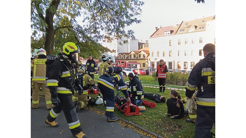 strażacy w trakcie ćwiczeń (mat. OSP Cieszyn)